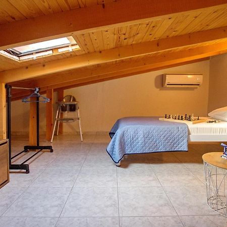 Néa Péramos Holiday House Ioanna 2 - Loft מראה חיצוני תמונה