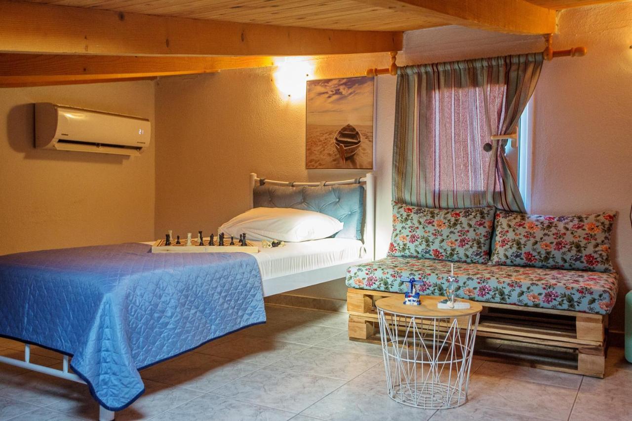 Néa Péramos Holiday House Ioanna 2 - Loft מראה חיצוני תמונה