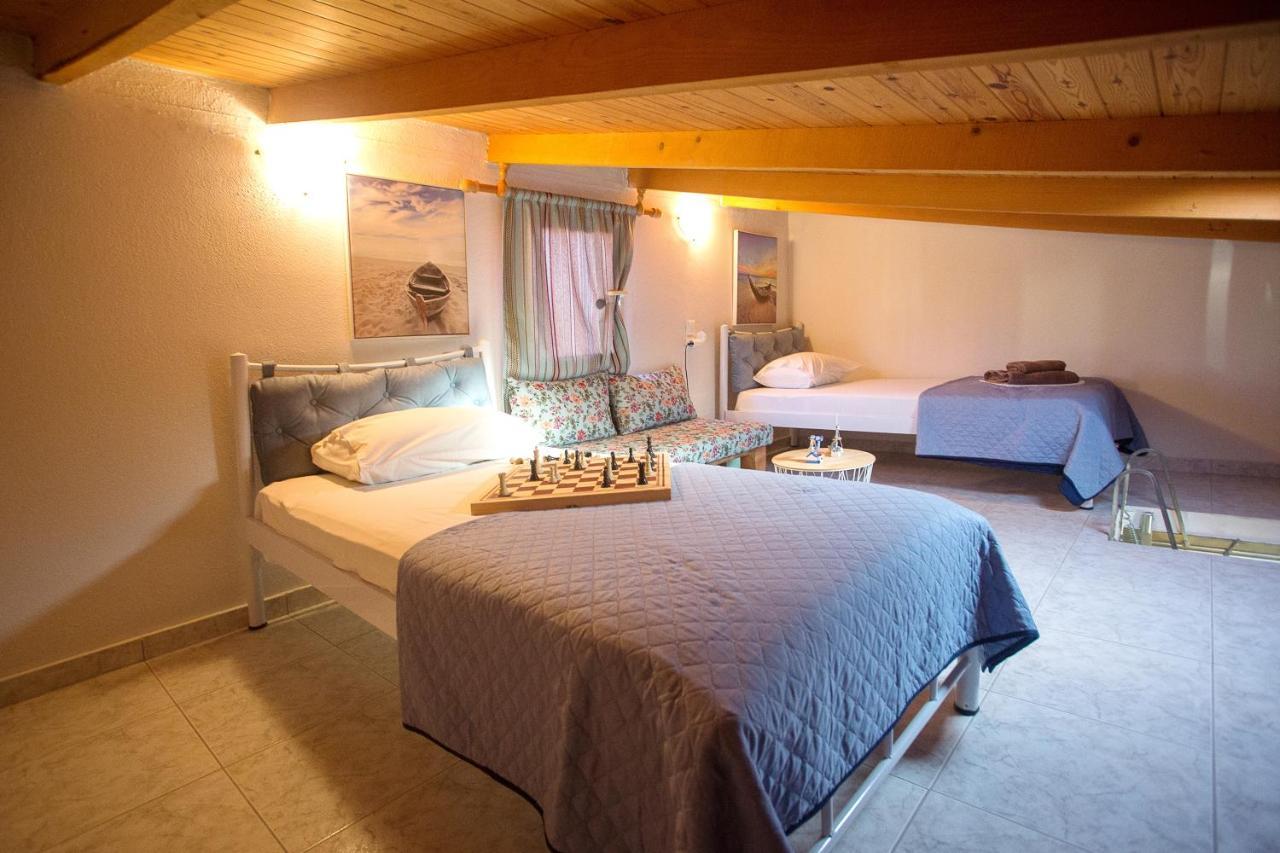 Néa Péramos Holiday House Ioanna 2 - Loft מראה חיצוני תמונה