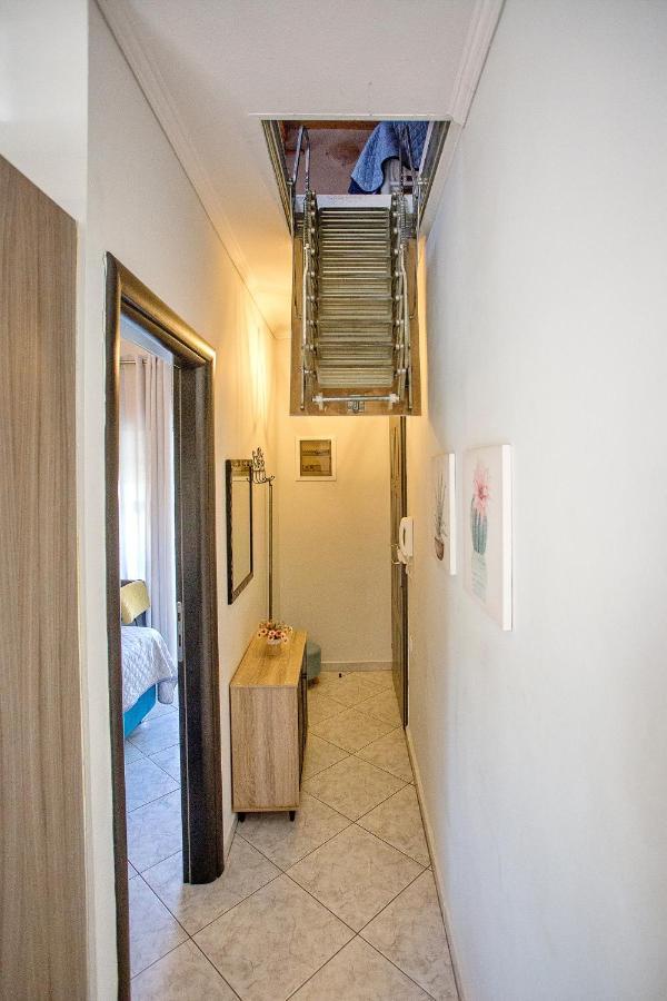 Néa Péramos Holiday House Ioanna 2 - Loft מראה חיצוני תמונה